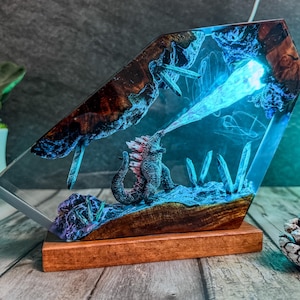 Lámpara de resina de monstruo rey, luz de noche de monstruo, lámpara de madera epoxi, regalo de cumpleaños, regalo para él, decoración del hogar.