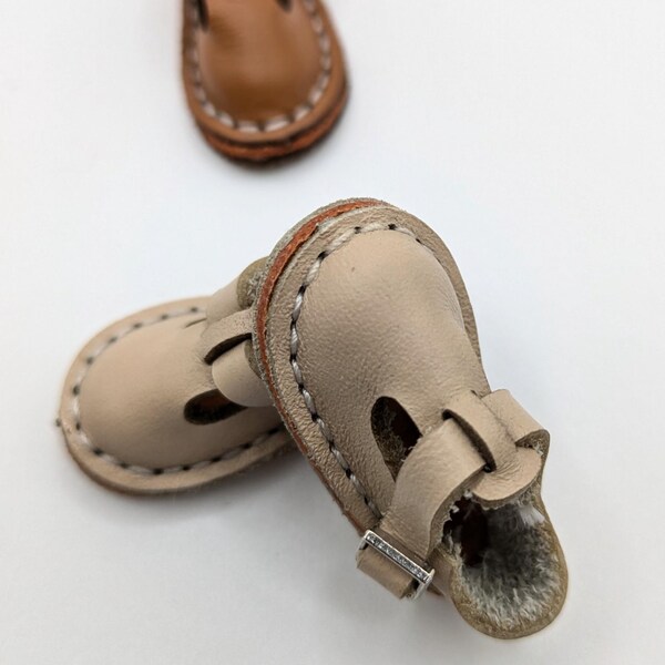 Leather Doll Shoes: 1/6 Blythe, Knitted Frog, Miniature Sandals