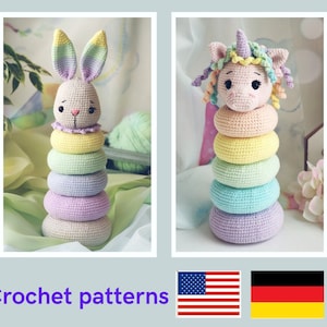Peut inclure: Modèles de crochet pour un jouet d'empilage arc-en-ciel avec un lapin et une licorne. Les jouets sont faits de fil pastel et ont un aspect fantaisiste.