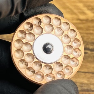 15-20 Minutes Tungsten Copper Spinning Top, with Hand Polished Base Set, Best Record 20+ Minutes
