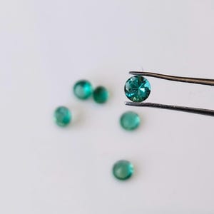 Natural Super Top Quality Green Emerald Diamond Cut 2mm Round AAA Quality
