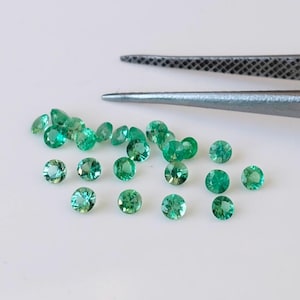 Natural Super Top Quality Green Emerald Diamond Cut 1 mm Round AAA Quality