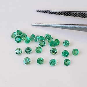 Natural Super Top Quality Green Emerald Diamond Cut 1.25 mm Round AAA Quality