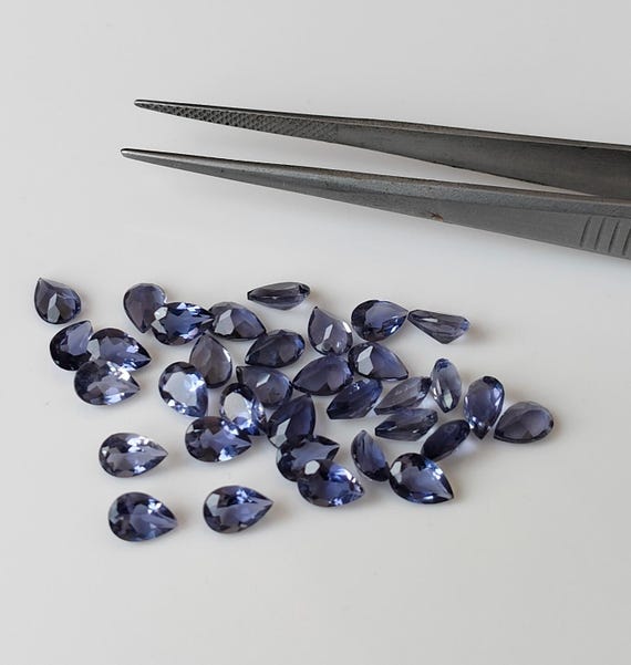 天然アイオライト ペア 4 x 6 mm ファセット AAA 品質 天然アイオライト ペア 4 x 6 mm ファセット AAA 品質
