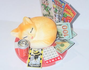Lucky Cat Casino Chip Decor | Miniature Gambling Scene, Desk Accessory