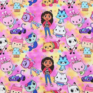 Tissu Gabby's Dollhouse rose violet, tissu en coton de dessin animé au demi-mètre
