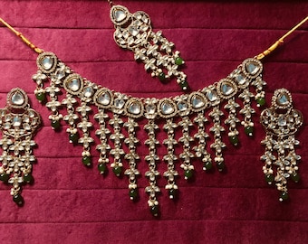 Kundan choker ketting set | Indiase bloemenpolki bruiloft bruidssieraden (groene/rode kralen)