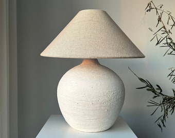 Unglasierte Keramik, strukturiertes Steinzeug/Steingut-Stil, nordische Boho-Tischlampe, Nachttischlampe für Wohnzimmer, Eingangsbereich und Schlafzimmer