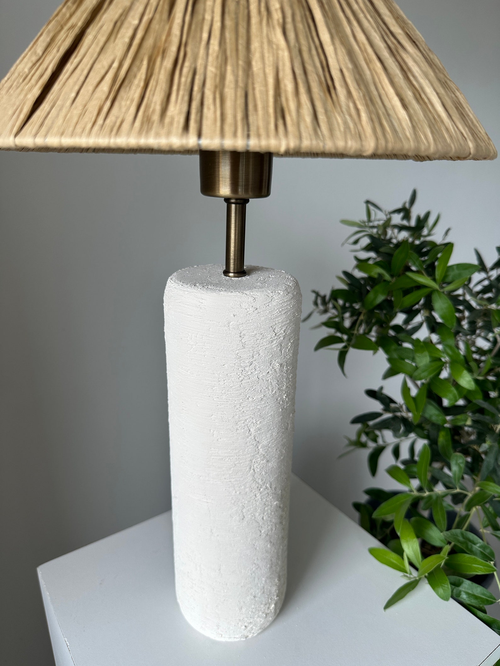 Big Size White Ceramic Textured Wabi Sabi Style Lamp and Raffia — free download