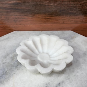 Elegant Ruffled Marble Flower Bowl for Office or Home Decor, Decorative Flower Marble Bowl, Kitchen Decor Housewarming Wedding Gift