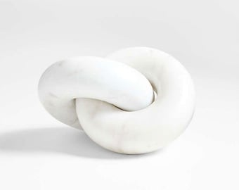 Escultura de cadena redonda de mármol blanco con dos bucles, cadena grande decorativa, cadena de mármol con eslabones de remolque, decoración de mármol con nudos artísticos