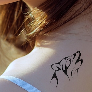 HOWLING WOLF HEAD temporary tattoo in black.