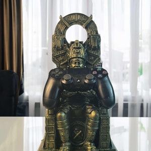 Mayan King PS5/PS4 Controller Stand: Handcrafted Gaming Decor