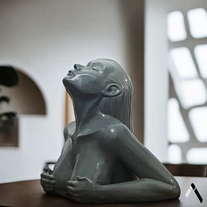 Hand-Painted Resin Mermaid Bust Statue: Coastal Ocean Decor