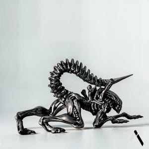 Xenomorph Action Figure: Alien Movie Collectible, Sci-Fi Horror Decor
