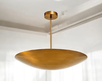 Lampadario Sputnik in ottone moderno di metà secolo: lampada da soffitto italiana fatta a mano