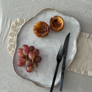 Plato de cerámica Soft Edge, plato para servir de cerámica Wabi Sabi hecho a mano