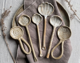 Ensemble de cuillères décoratives en céramique faites main en poterie Cuillère en poterie rustique tachetée Couverts minimaux modernes en céramique ustensiles de ferme blancs