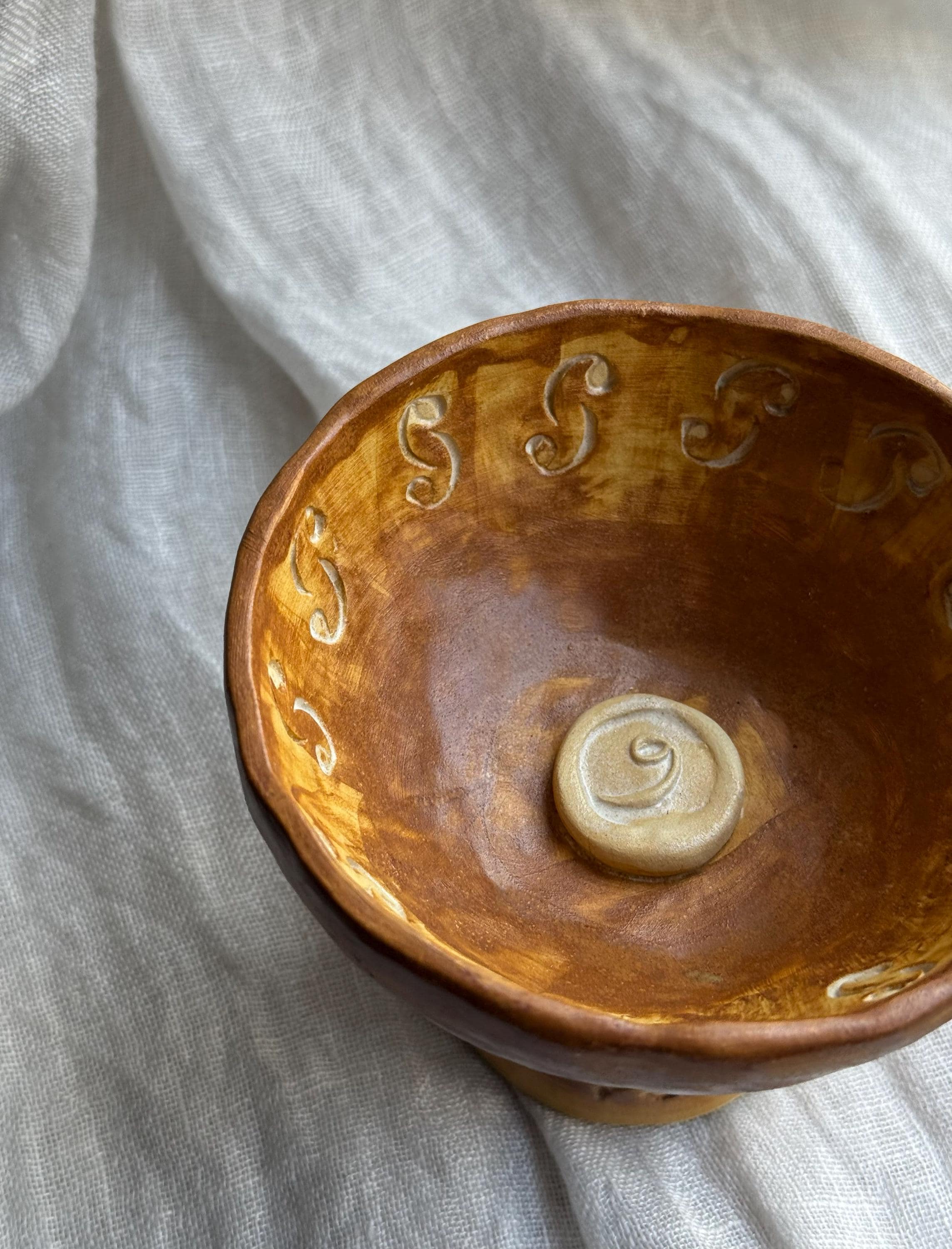 Handmade Ceramic Islamic Bakhoor Burner: Rustic Arabic Incense