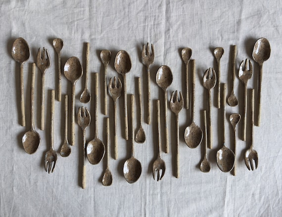 Handgemachtes gesprenkeltes Keramik Besteck-Set: Rustikaler Keramik-Löffel & Gabel