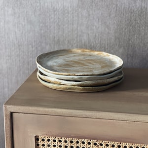 Liste sur mesure grandes assiettes en céramique assiettes rustiques minimales poterie assiette de vaisselle terre vintage assiette à dessert faite main intemporelle