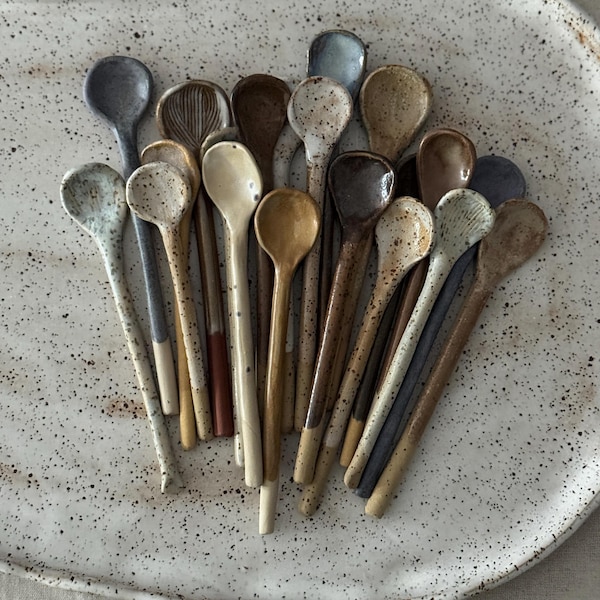 Cucharas de té de cerámica hechas a mano, cucharas rústicas de cerámica, regalo de cocina acogedor para ella.