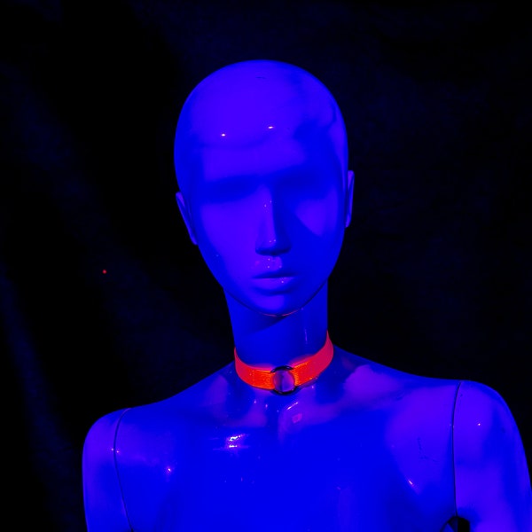 Neon pinker Choker | Choker mit Ring | Glow Choker | leuchtet im Schwarzlicht | UV-Licht | Fluorescent Choker | Psytrance | Techno | Rave