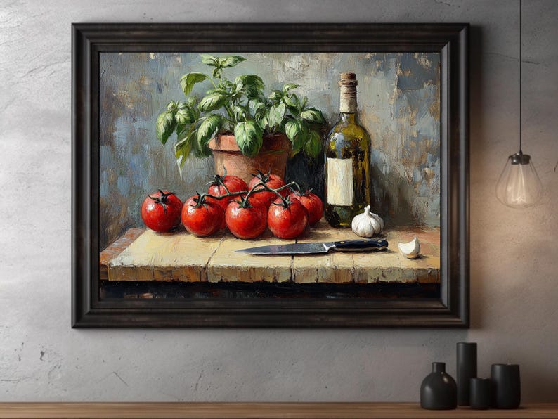 Pode incluir: Uma pintura de natureza morta com uma garrafa de vinho, um cacho de tomates vermelhos e uma planta em vaso com folhas verdes. A pintura est&aacute; sobre uma mesa de madeira com uma faca e um dente de alho.
