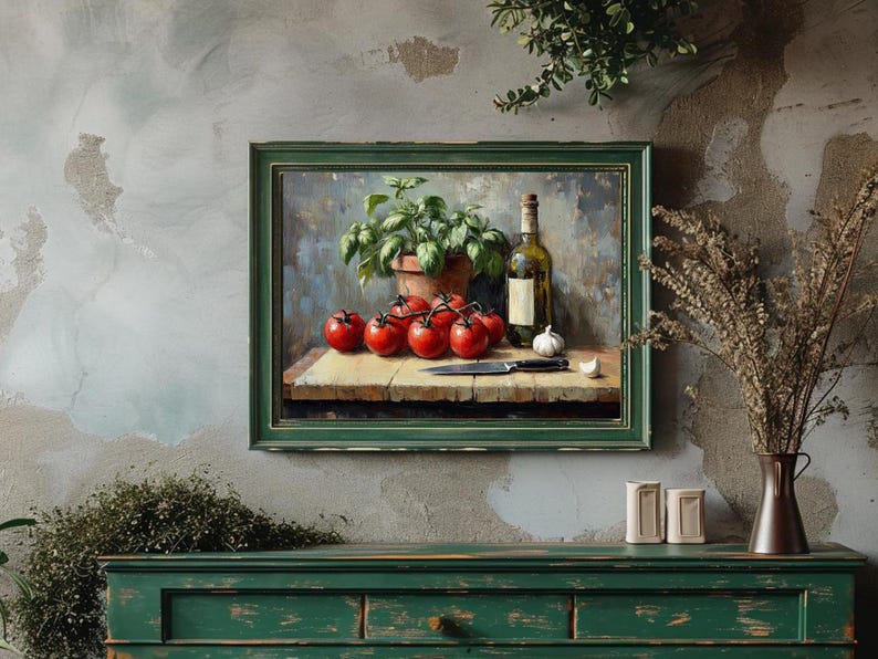 Pode incluir: Uma pintura emoldurada de uma natureza morta com tomates, uma garrafa de vinho e uma planta em vaso. Os tomates s&atilde;o vermelhos e est&atilde;o dispostos sobre uma mesa de madeira. A garrafa de vinho &eacute; transparente e tem um r&oacute;tulo verde. A planta em vaso &eacute; verde e tem um vaso castanho. A pintura est&aacute; emoldurada numa moldura verde.