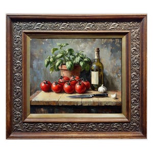 Pode incluir: Uma pintura de natureza morta com uma garrafa de vinho, um cacho de tomates vermelhos, uma faca e uma planta em vaso com folhas verdes. A pintura &eacute; emoldurada em uma moldura de madeira escura com entalhes ornamentados.