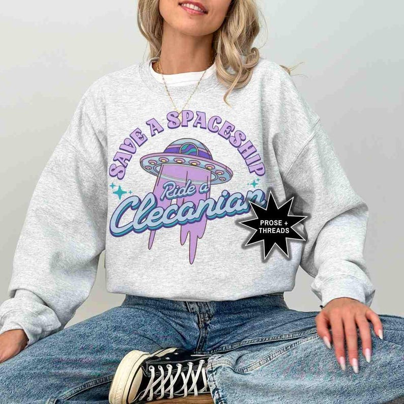 Licensierad Clecanian-serie-tröja Romantisk gåva för bokälskare Alien Romance Booktok Merch Bookstagram-tröja Booktok-tröja Bokmerchandise bild 1
