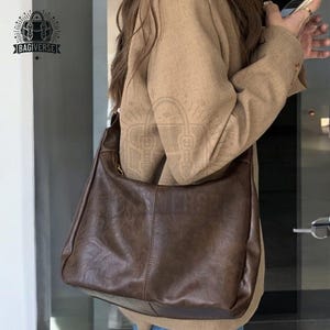 Sac hobo en similicuir marron, fourre-tout décontracté pour femme, sac à main de style vintage avec un design spacieux, sac à usage quotidien