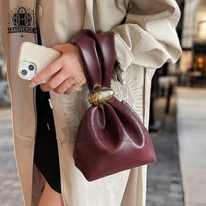 Sac noeud de luxe avec accent doré | Sac à main élégant pour femme | Porte-monnaie en cuir souple | Pochette de soirée chic | Cadeau bracelet élégant