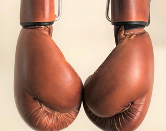 Vintage style unique and elegant heavy leather boxing gloves, boxing gears MMA kickboxing, cowhide gloves, fighting gloves, boxing equipment