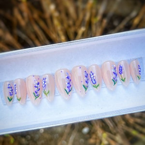 Lavendel Press on Nails, handbemalte Sommernägel, kawaii Kleber auf Nägel, künstliche Blumennägel, lila Klebenägel