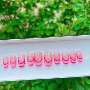 Pinky Press on nails, French tip false or fake nails, transparent glue or stick on nails made for order, classic nails