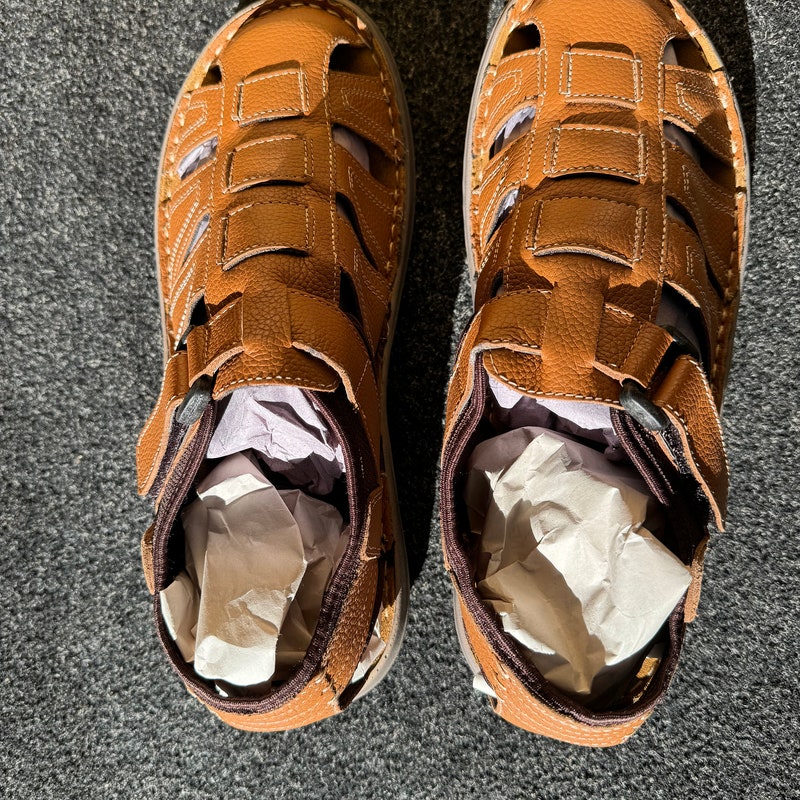 mens closed toe sandals nike