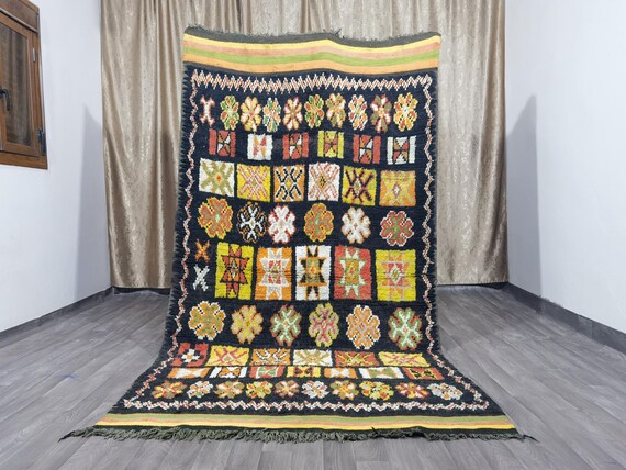 Amazing Vintage Moroccan Boujad Rug 5×9 Ft - Rugs For Living Room -  Woven Azilal Rugs - Antique rug 70's  - Berber Woven Area Rug .
