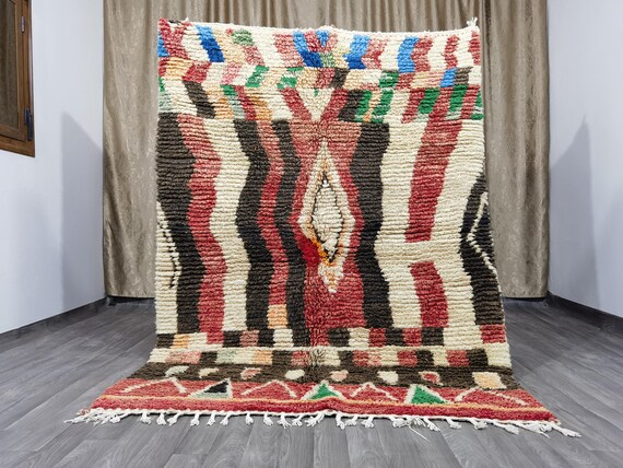 Handmade Red Boujaad Rug: Moroccan Wool Carpet