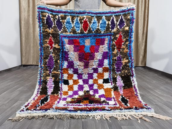 Boujaad Rugs For Living Room - Vintage Boujaad rug , Authentic Moroccan rug 4.3x5.6 ft ( 130 x 172 cm) .