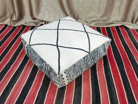 Berber pouf in Kilim "Zanafi" , Berber zanafi pouf , Ottoman Moroccan , handmade pouf, handmade pouf, Handwoven Floor Cushion, Black & White
