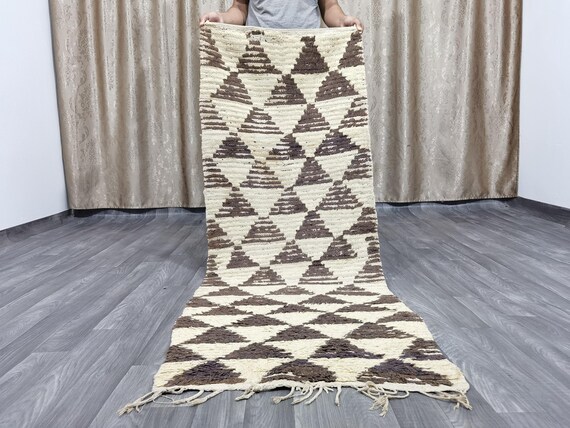 Brown Moroccan Runner Rug, Moroccan Handmade Runner Rug, Authentic Moroccan Rug, Traditional Rug, Boho Rug 2.4x6.4 Ft / 73 X 196 cm .