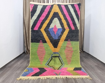 Handmade Wool Moroccan Rug: Custom Bohemian Style