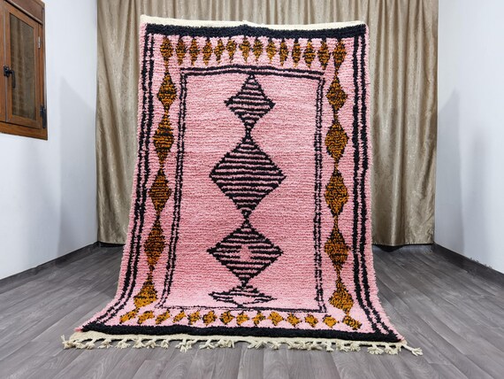 Hand-Knotted Wool Berber Rug: Moroccan Shaggy Carpet