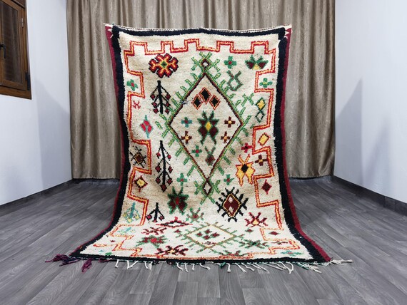 Vintage Moroccan Boujad Rug: 4.7x8.2 ft, Hand-Knotted Wool Geometric Rug