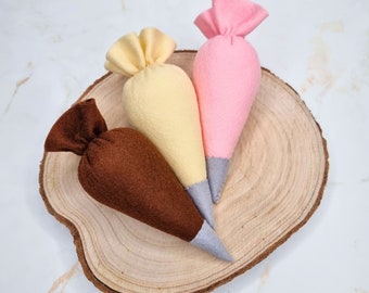 Kids Pretend Bakery Piping Bag, perfect for toddler food roleplay, play kitchen accessories and birthday gifting (100% wool felt)