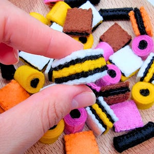Wool Felt Liquorice Sweet Sewing Pattern – Candy Gift Set (PDF)