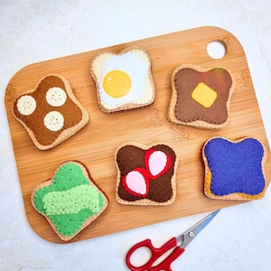 Mini felt toasted bread slices with toppings sewing pattern: DIY pretend play food (PDF)
