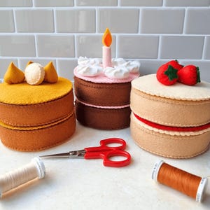 Felt Layer Cake Sewing Pattern - easy DIY pretend food for kids play kitchen (PDF)