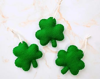 Naaipatroon vilten klaver: eenvoudige handgemaakte St. Patrick's Day-ornamenten en slingers (pdf)